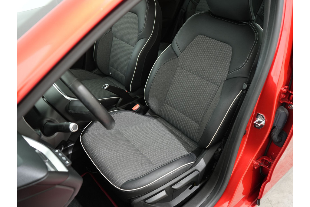 Renault Clio 1.0 TCE 100PK INTENS 56483235-3.jpg | Hvauto.nl