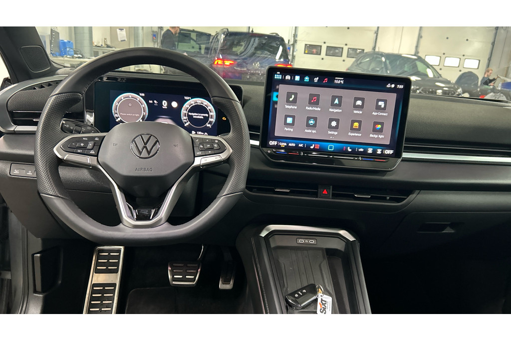 Volkswagen T-Roc 1.5 ETSI 150PK R-LINE DSG7 56535319-4.jpg | Hvauto.nl