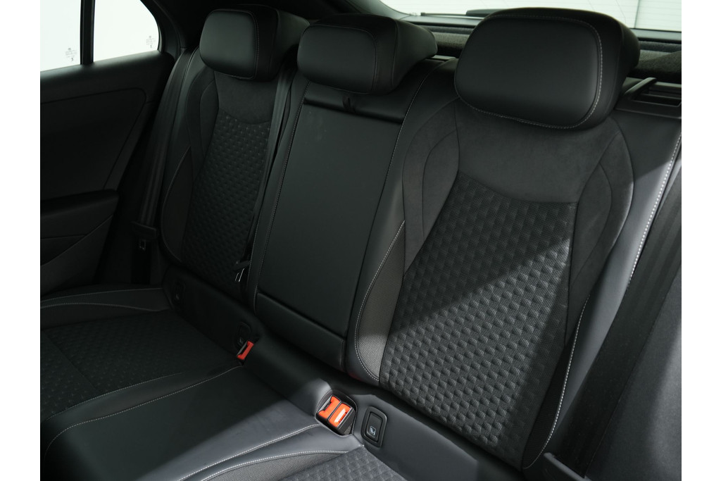Volkswagen T-Roc 1.5 ETSI 150PK R-LINE DSG7 56535319-4.jpg | Hvauto.nl