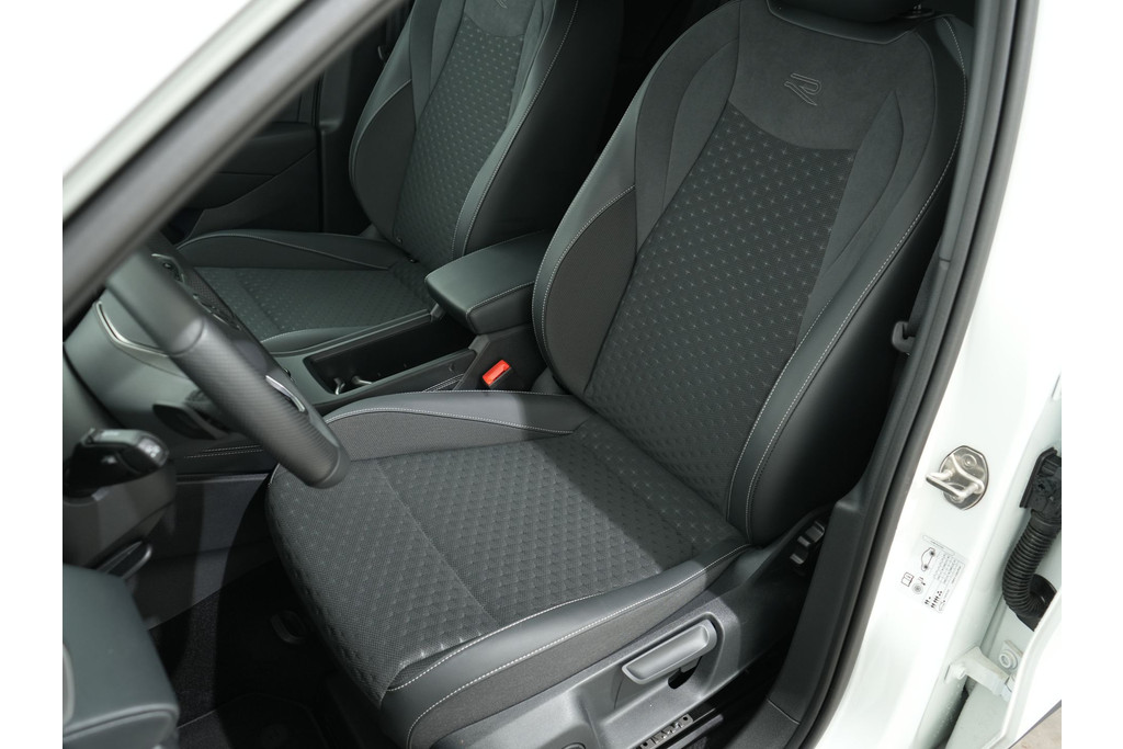 Volkswagen T-Roc 1.5 ETSI 150PK R-LINE DSG7 56535429-3.jpg | Hvauto.nl