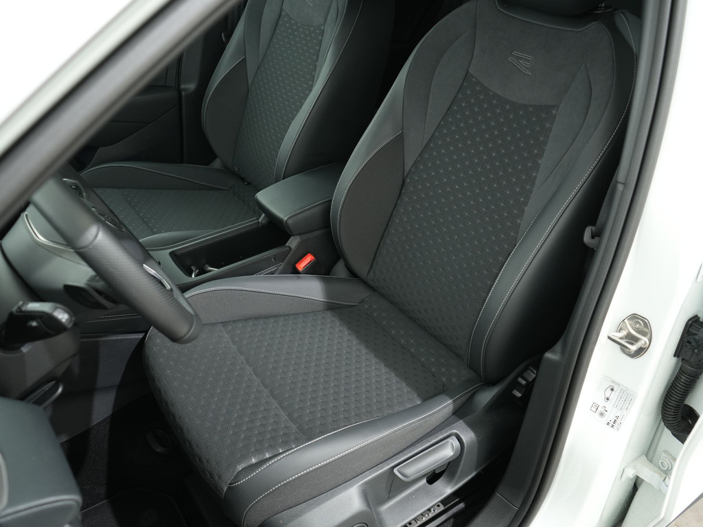 Volkswagen T-Roc 1.5 ETSI 150PK R-LINE DSG7 56535429-3.jpg | Hvauto.nl