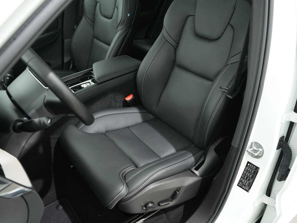 Volvo XC60 2.0 RECHARGE T8 455PK AWD ULTRA DARK AUT8 56575849-3.jpg | Hvauto.nl