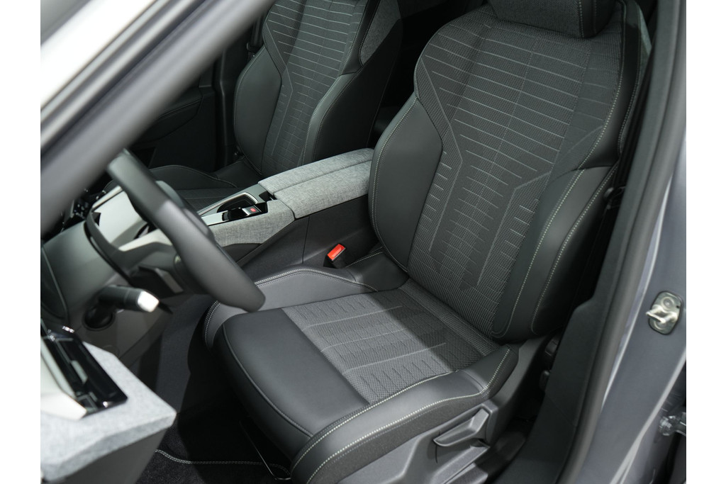 Peugeot 3008 1.2 HYBRID 145PK GT E-DCS6 56653310-3.jpg | Hvauto.nl