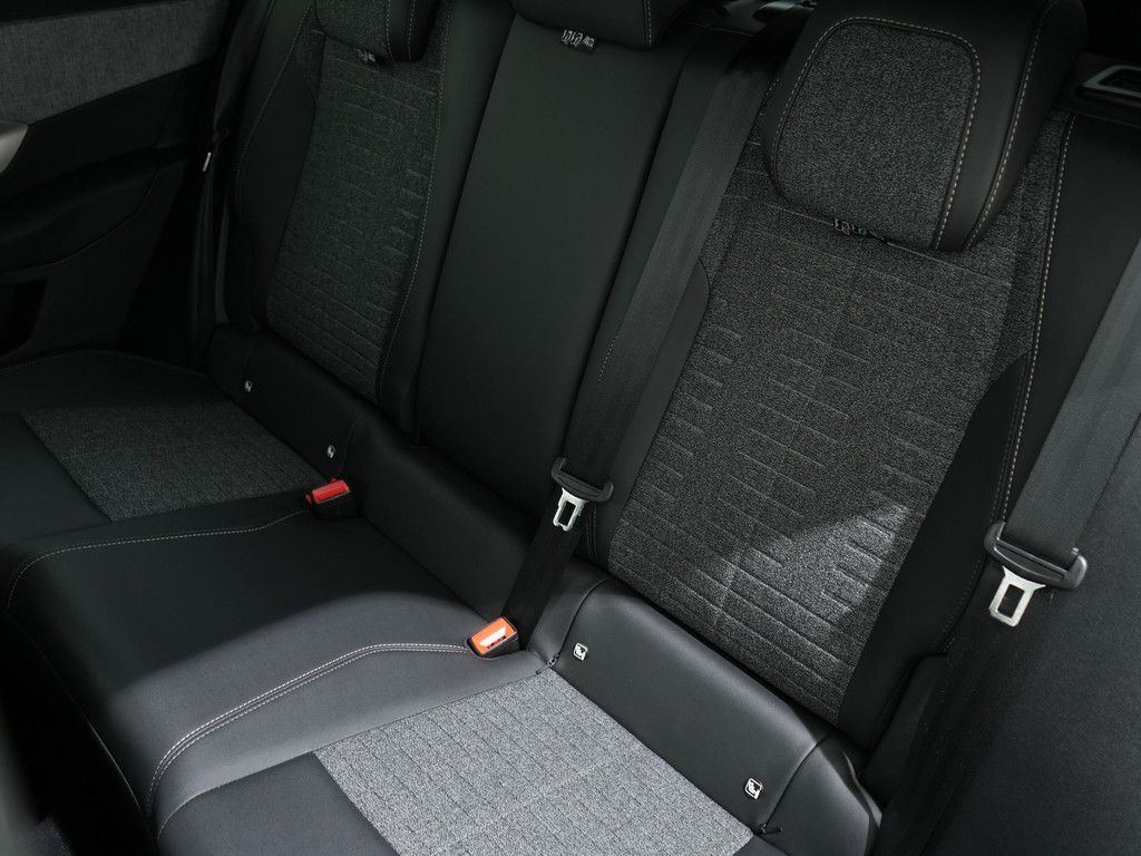 Peugeot 3008 1.2 HYBRID 145PK ALLURE E-DCS6 56706649-4.jpg | Hvauto.nl