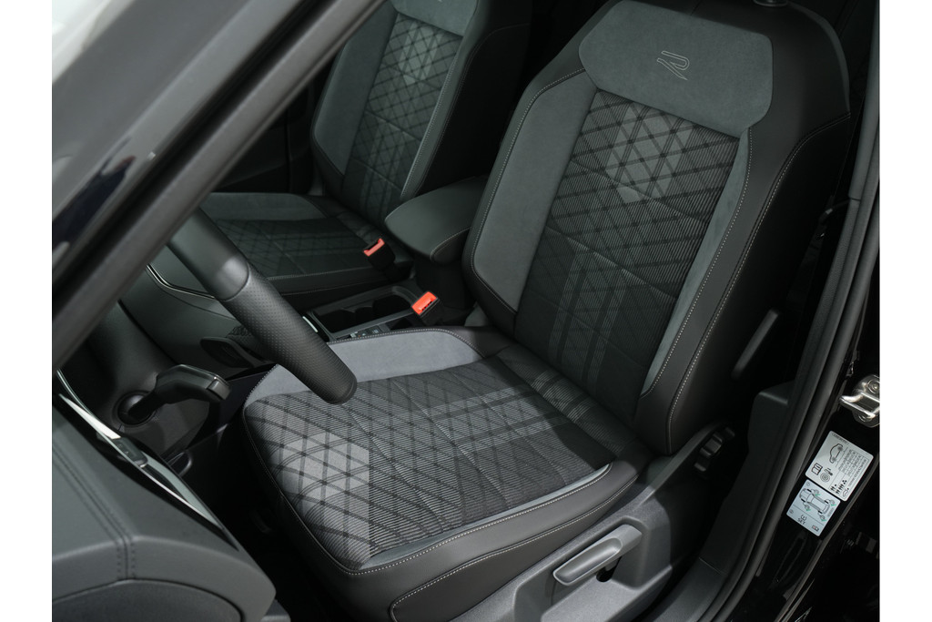 Volkswagen T-Roc 1.5 TSI 150PK R-LINE DSG7 56755833-3.jpg | Hvauto.nl