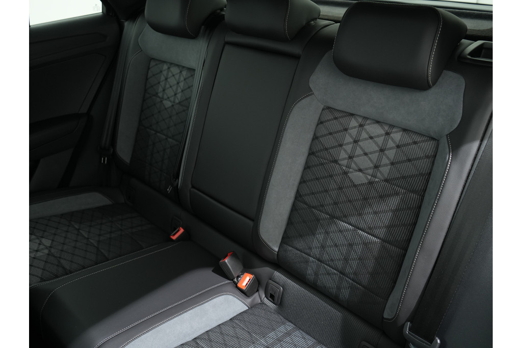 Volkswagen T-Roc 1.5 TSI 150PK R-LINE DSG7 56755833-4.jpg | Hvauto.nl