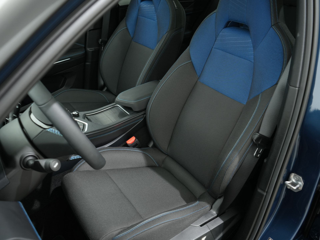 Lynk & Co 01 1.5 PLUG-IN HYBRID 261PK AUT7 56755986-3.jpg | Hvauto.nl