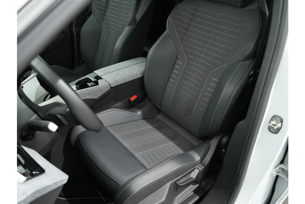Peugeot 3008 1.2 HYBRID 145PK GT E-DCS6 56757126-3.jpg | Hvauto.nl