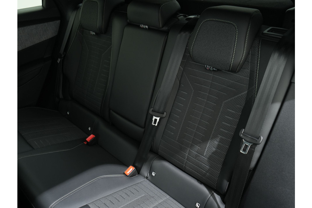 Peugeot 3008 1.2 HYBRID 145PK GT E-DCS6 56757126-4.jpg | Hvauto.nl