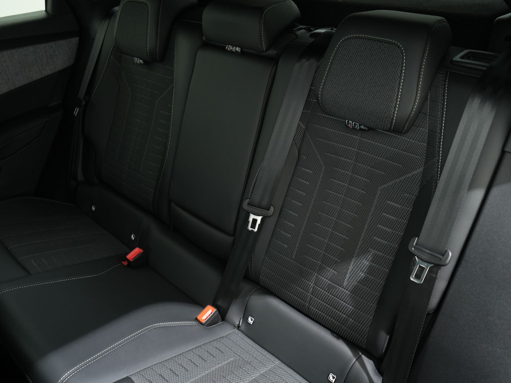 Peugeot 3008 1.2 HYBRID 145PK GT E-DCS6 56757126-4.jpg | Hvauto.nl