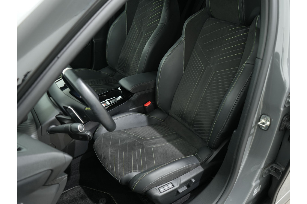 Peugeot 2008 1.2 TURBO 130PK GT EAT8 56765206-3.jpg | Hvauto.nl