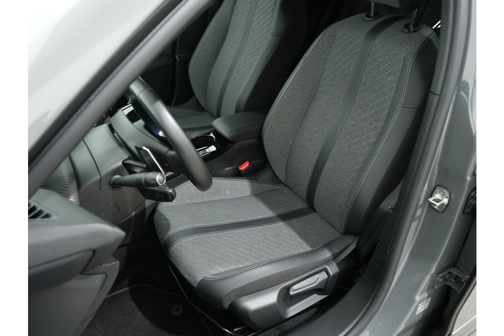 Peugeot 2008 1.2 TURBO 130PK ALLURE 56855637-3.jpg | Hvauto.nl