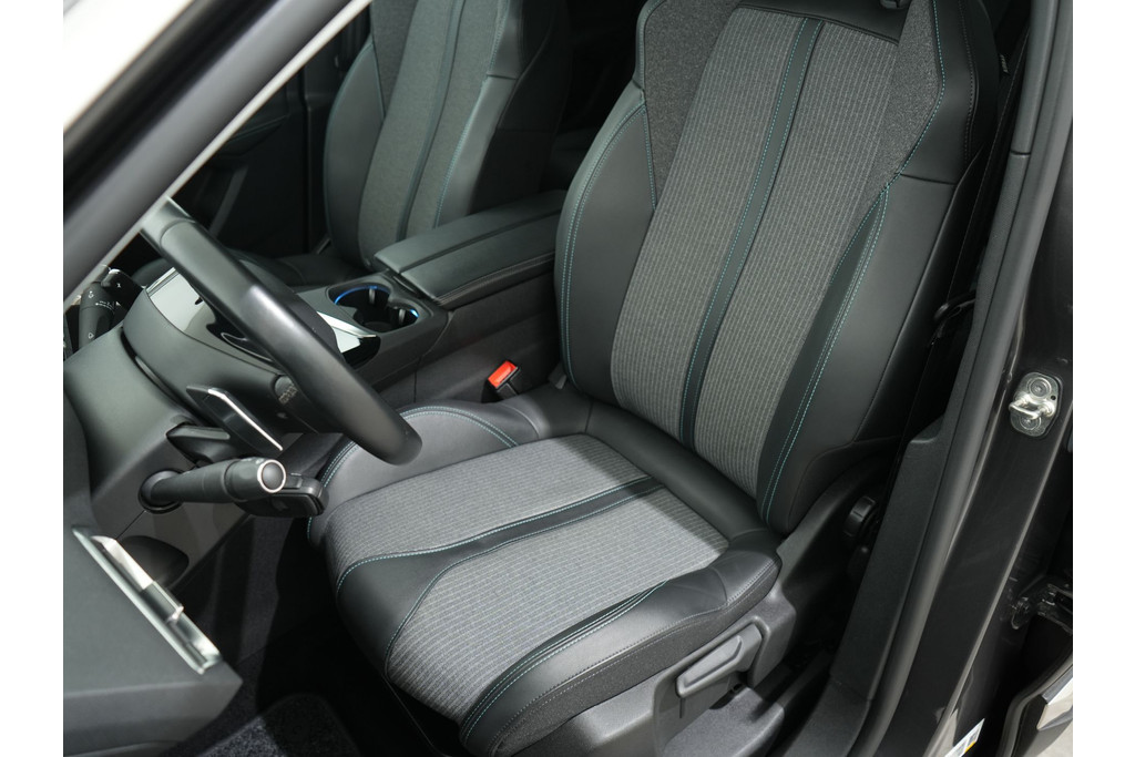 Peugeot 3008 1.2 TURBO 130PK ALLURE PACK EAT8 57195571-3.jpg | Hvauto.nl