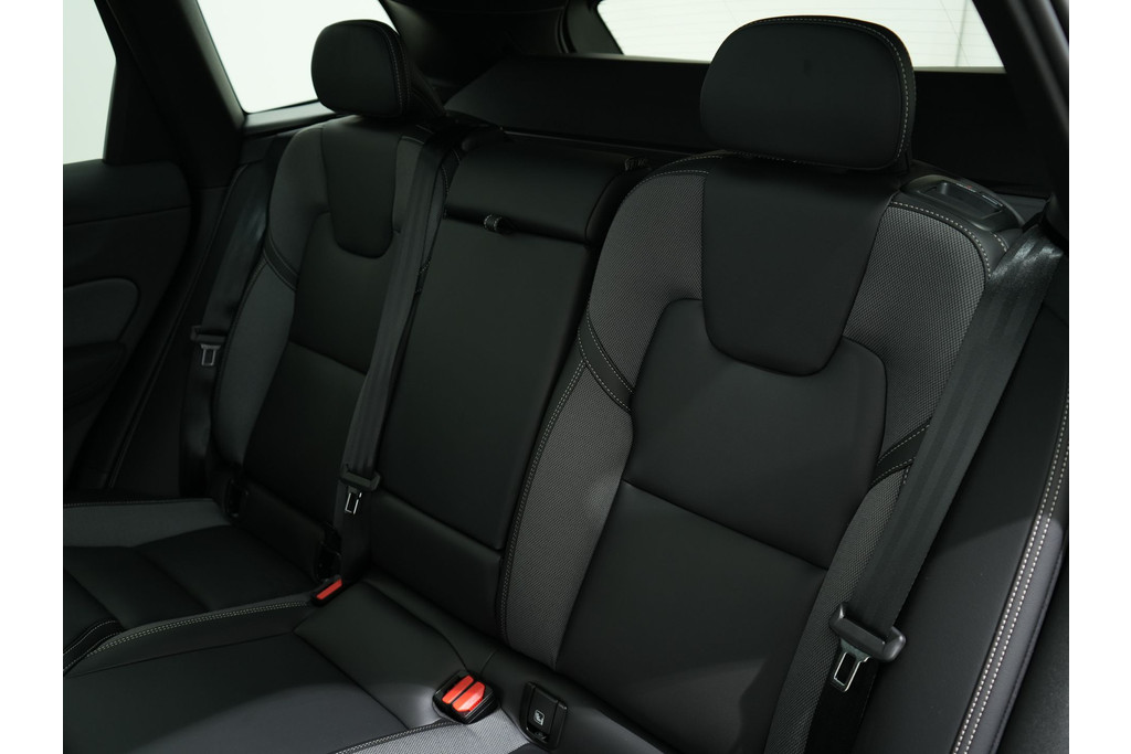 Volvo XC60 2.0 T6 RECHARGE 350PK AWD PLUS BLACK EDITION AUT8 57339773-4.jpg | Hvauto.nl