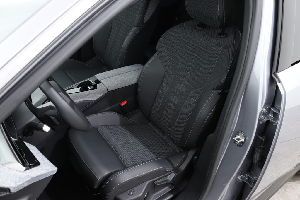Peugeot 3008 HYBRID 145PK e-DSC6 ALLURE AUT 57343409-3.jpg | Hvauto.nl