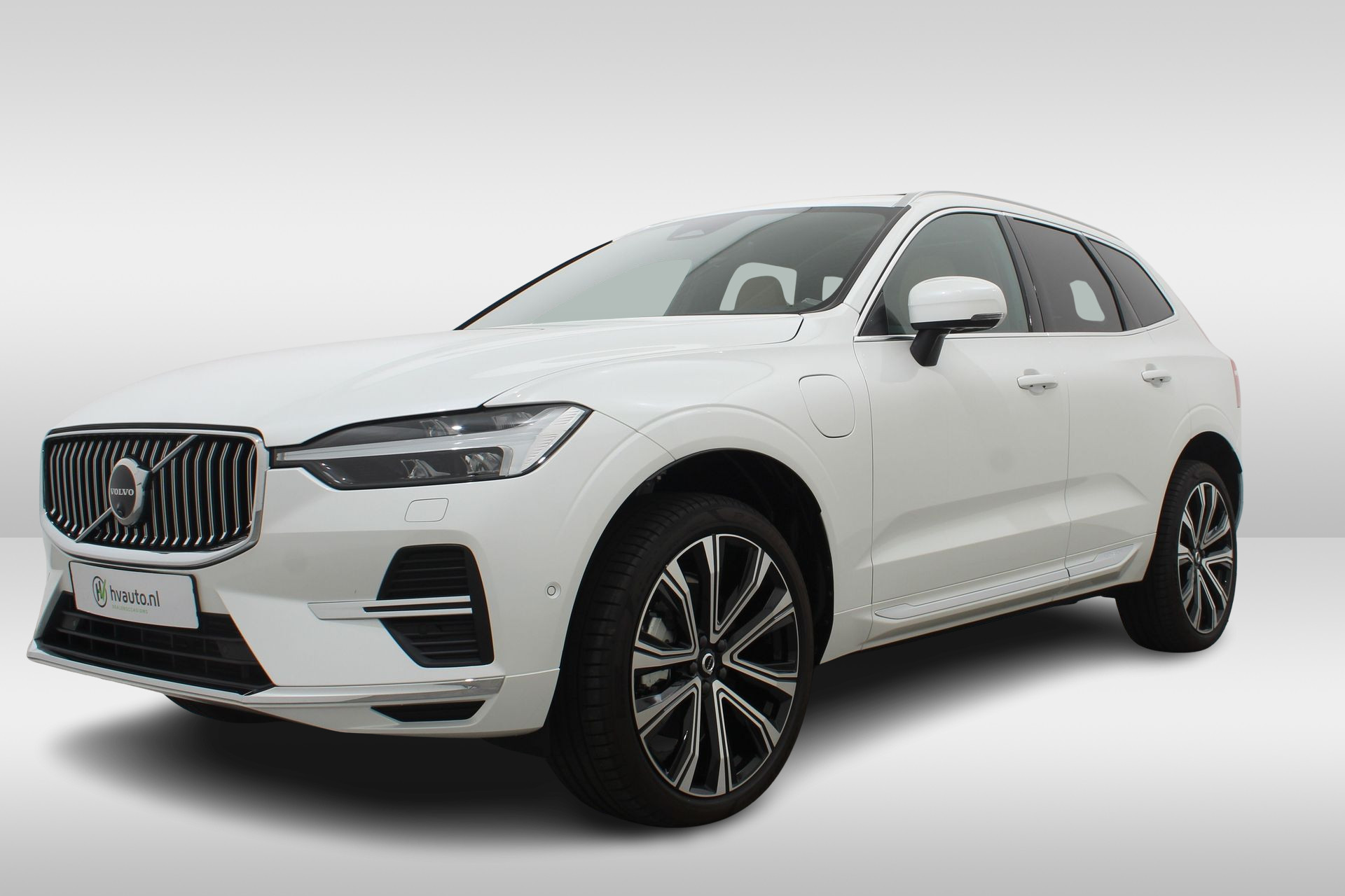 Volvo XC60 2.0 T8 RECHARGE 455PK AWD ULTIMATE BRIGHT AUT 44243426-0.jpg | Hvauto.nl