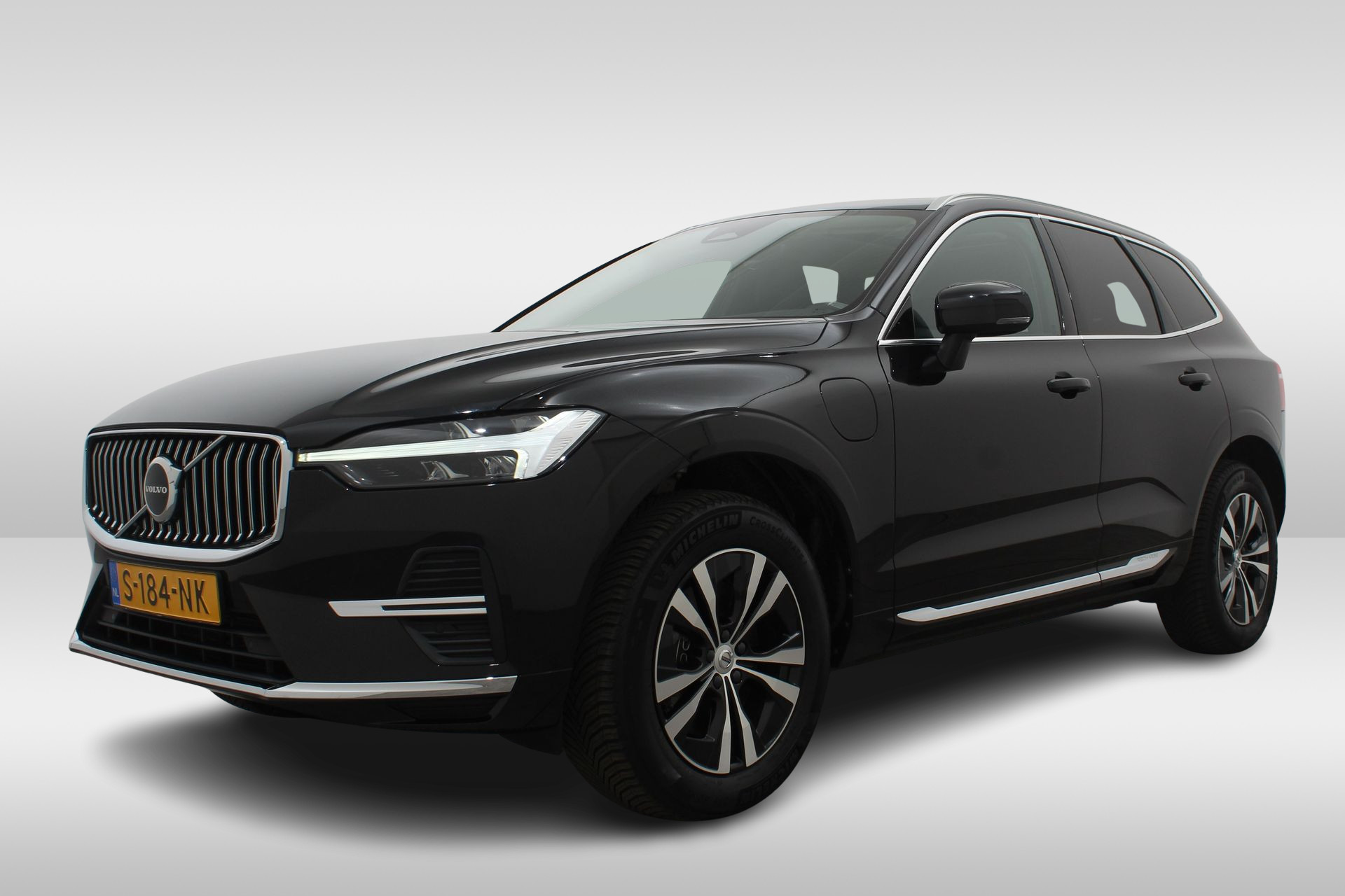 Volvo XC60 2.0 T6 RECHARGE 350PK AWD CORE BRIGHT AUT8 47032639-0.jpg | Hvauto.nl